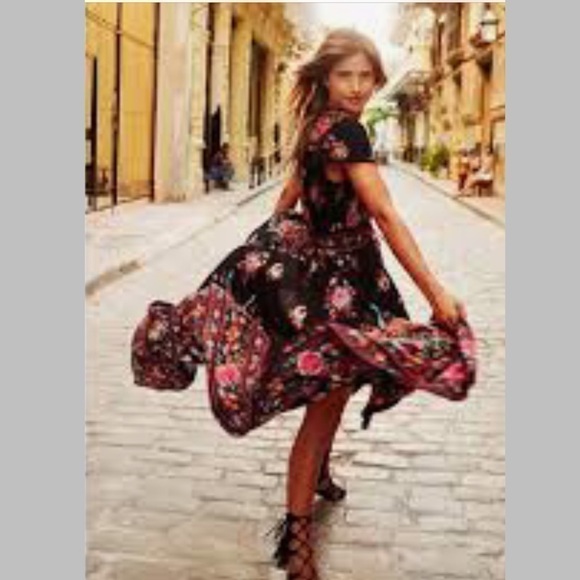 Peacocks & Flowers Bohemia Dress. P/A1023/3 - Picture 1 of 6